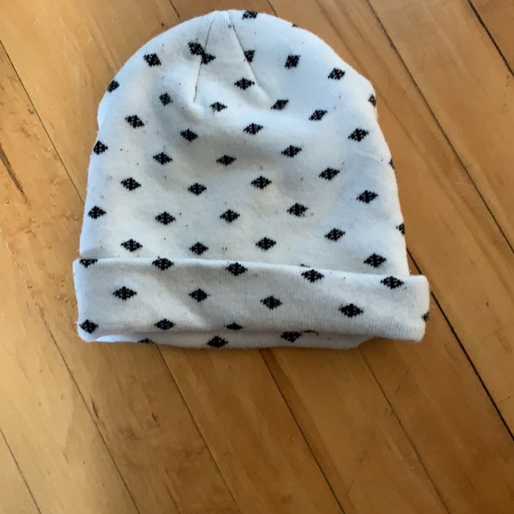 Diamond white and black beanie toque - Picture 4 of 6